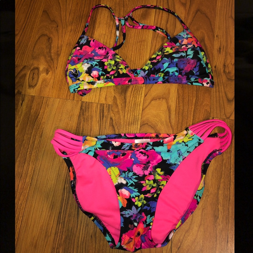 Floral Bikini Set (Top/SMALL) (Bottom /MED)